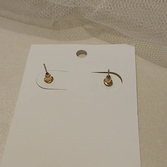 Pretty Enamel Earring Set with a bonus Ring! - Picture 2 of 10